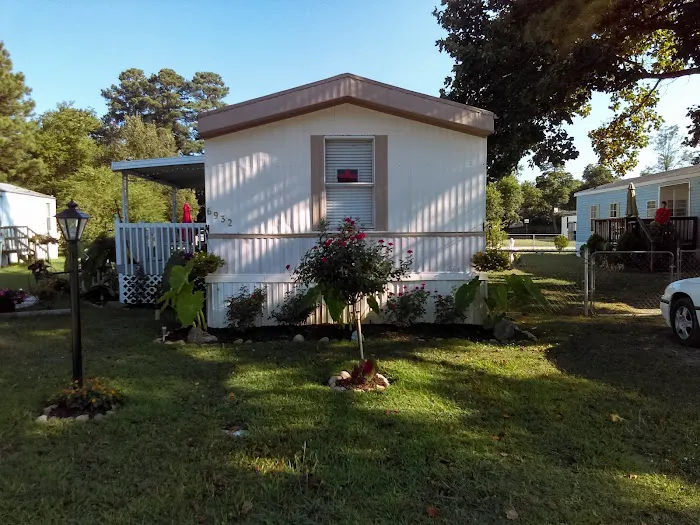 Beacon's Bay Mobile Home Park Picture 1