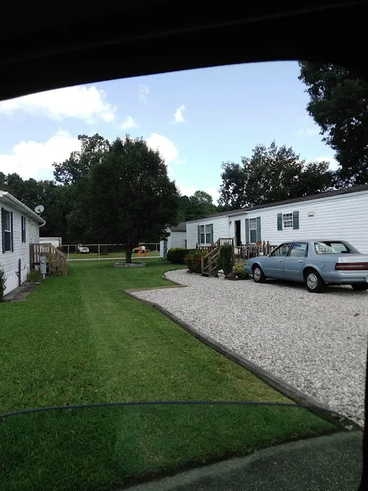 Loweman Court Trailer Park Picture 3