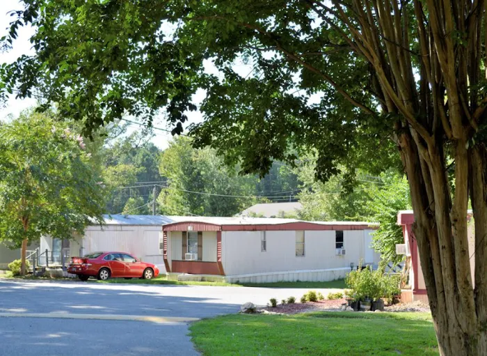 Heritage Mobile Home Park Picture 3