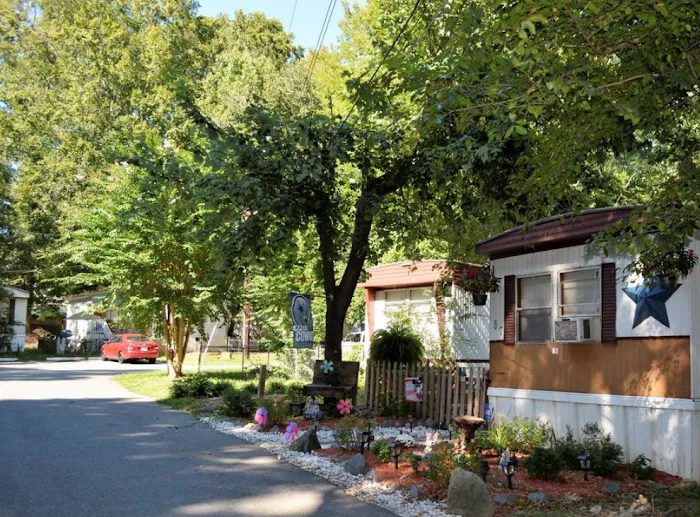 Heritage Mobile Home Park Picture 2
