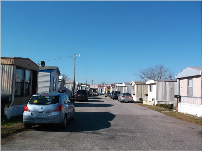 Bayview Mobile Home Park Picture 3