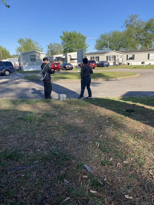 Victory Mobile Home Park Picture 4