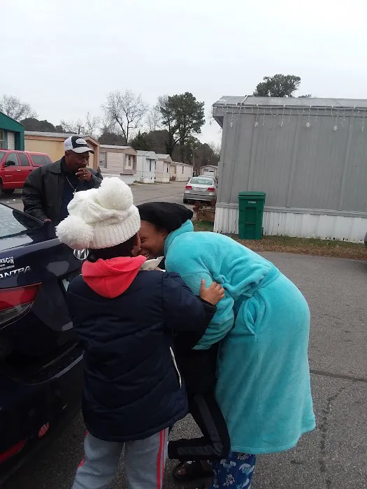 Chesapeake Mobile Home Park Picture 3