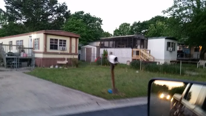 Geneva Mobile Home Park Picture 4
