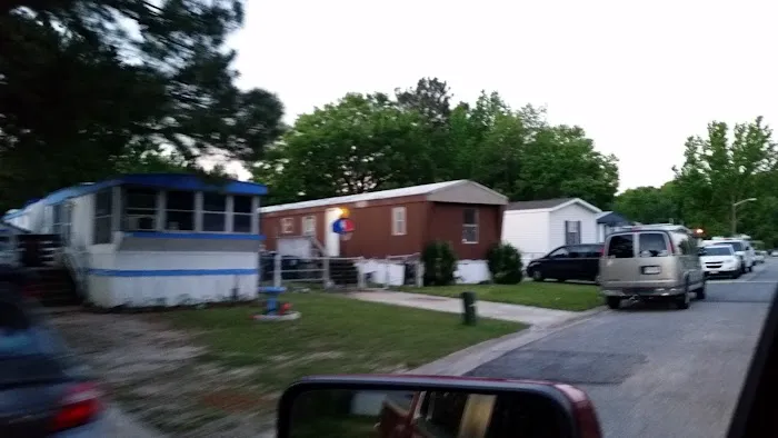 Geneva Mobile Home Park Picture 8