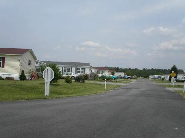Twin Ponds Mobile Home Park Picture 5