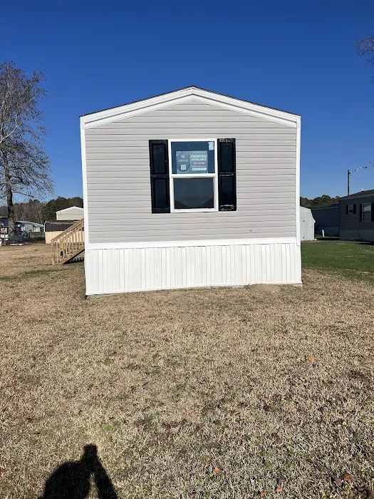 HOME 47 Southern Pines Mobile Home Park Picture 2