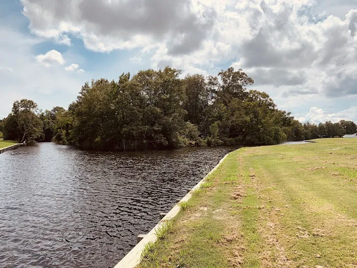 Hickory Village Mobile Home Park Picture 2