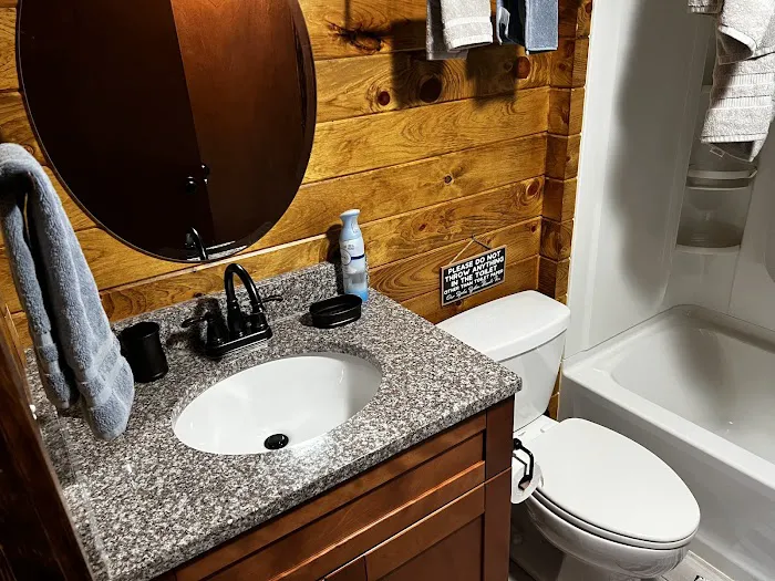 Lunker Lodge and RV Park Picture 2