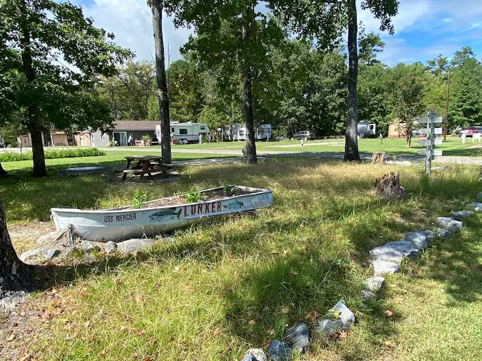 Lunker Lodge and RV Park Picture 4