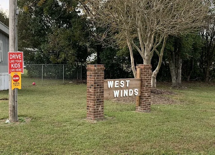 West Winds Mobile Home Community Picture 10
