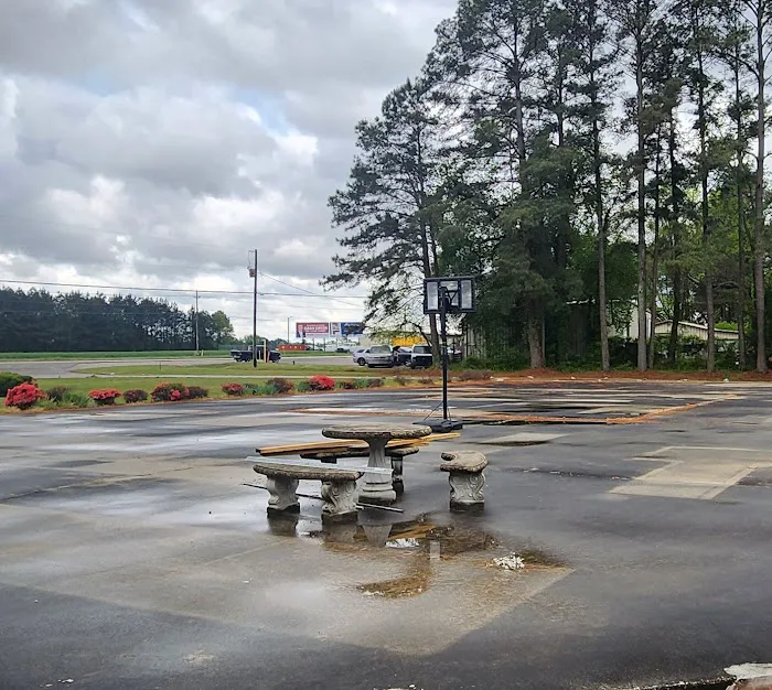 Kamper's Lodge Campground Picture 6