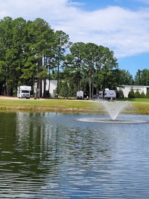 Whispering Oaks RV Resort Picture 3