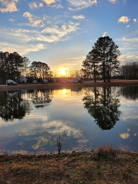 Whispering Oaks RV Resort Picture 4