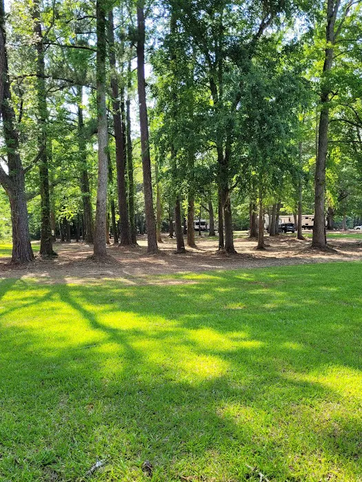 Whispering Oaks RV Resort Picture 8