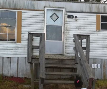 Crestwood Mobile Court