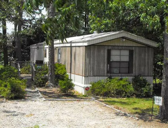 Village Squire Mobile Estates & RV Park Picture 2