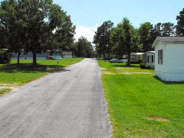 Village Squire Mobile Estates & RV Park Picture 1