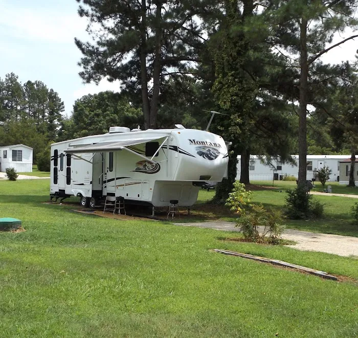 Village Squire Mobile Estates & RV Park Picture 9