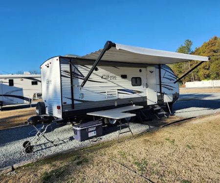 Raleigh Oaks RV Resort & Cottages