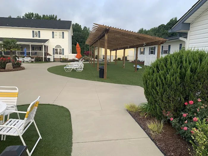 Raleigh Oaks RV Resort & Cottages Picture 8