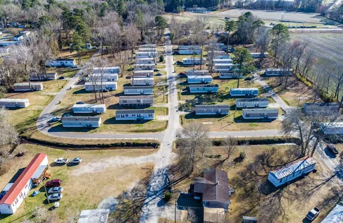 Tanglewood Mobile Home Park Picture 3