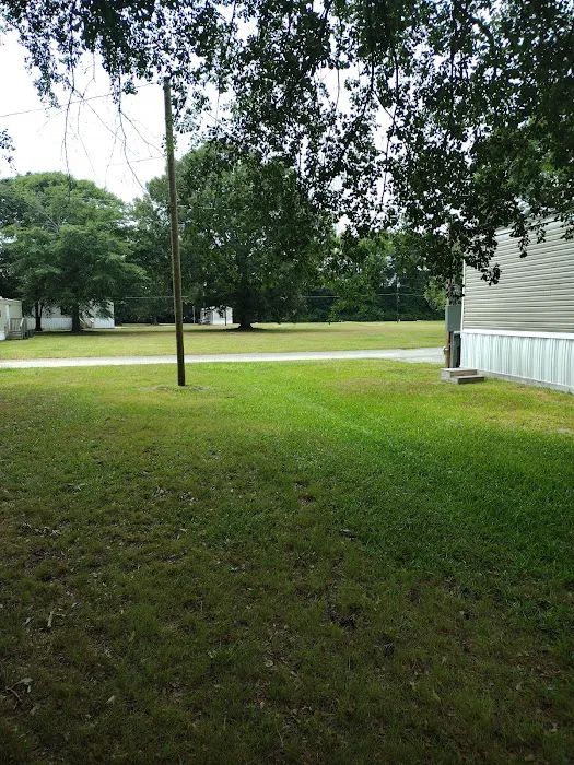 Tanglewood Mobile Home Park Picture 4