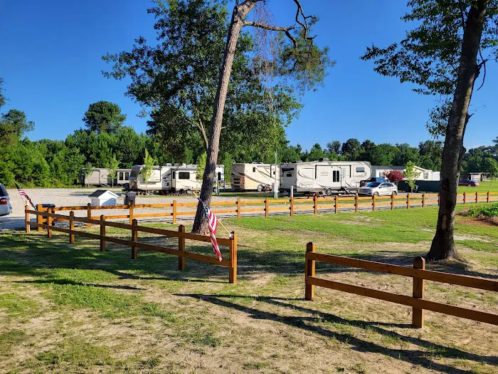 Piney Grove RV Park Picture 2