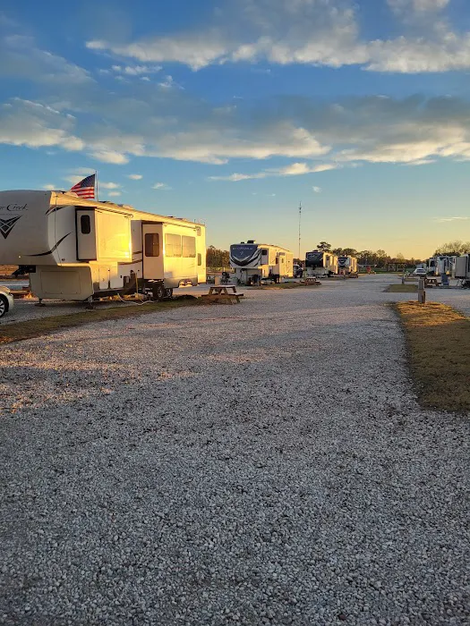 Piney Grove RV Park Picture 10