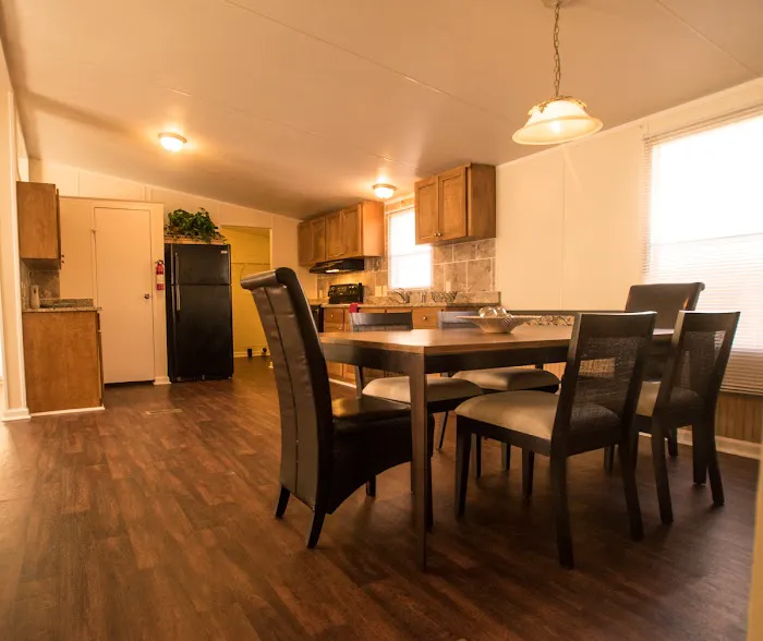 Parrish Manor Picture 3