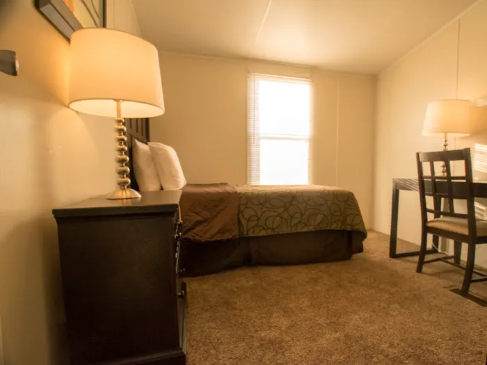 Parrish Manor Picture 6