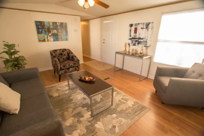 Parrish Manor Picture 7