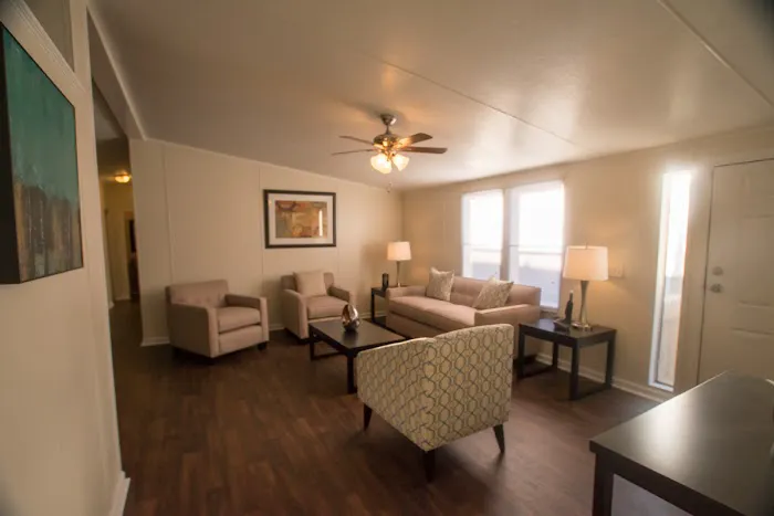 Parrish Manor Picture 8