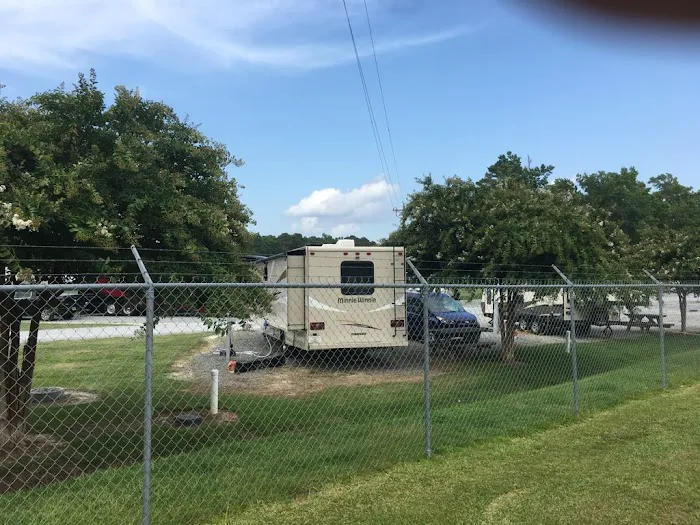 Tucker Lake RV Campground And Storage Picture 10