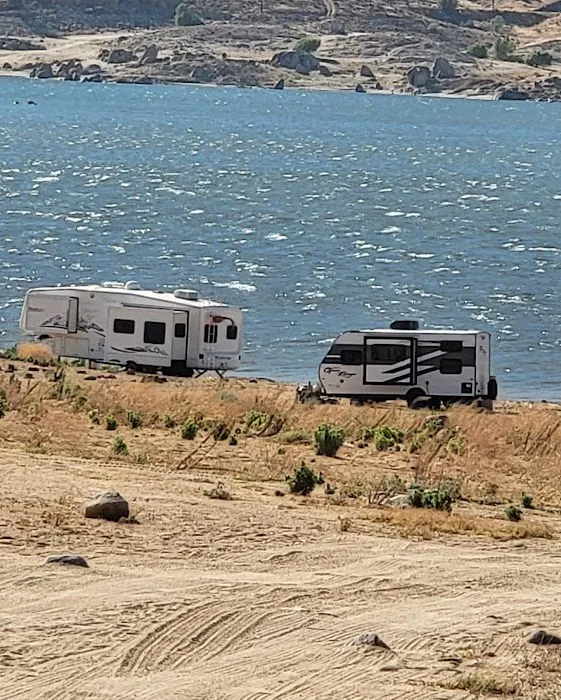 Auxiliary Dam Campground Picture 3