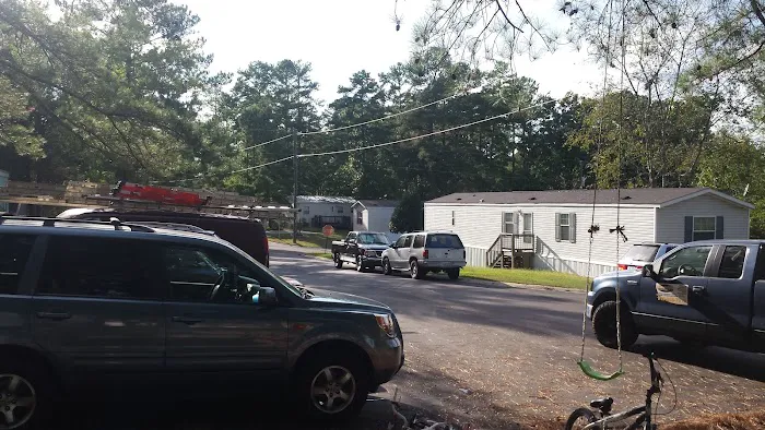 Shangri-La Mobile Park Picture 4