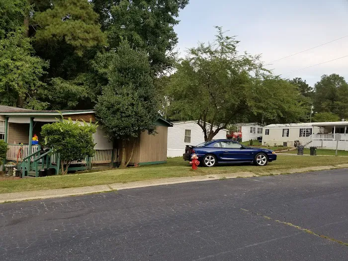 Shangri-La Mobile Park Picture 6