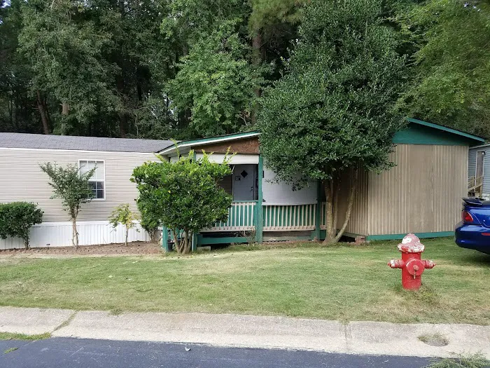 Shangri-La Mobile Park Picture 7