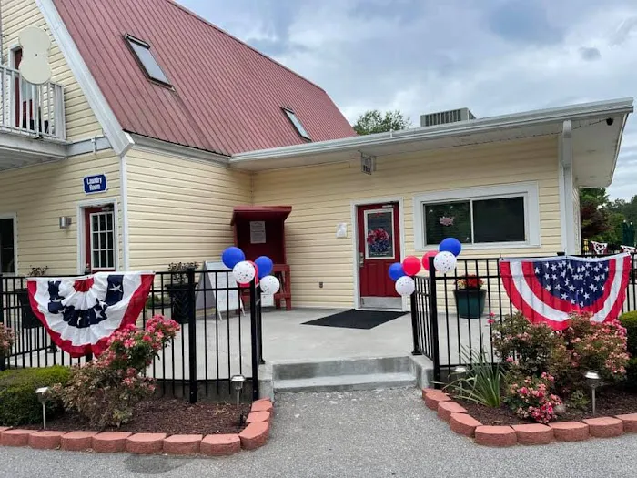 Fayetteville RV Resort & Cottages Picture 7