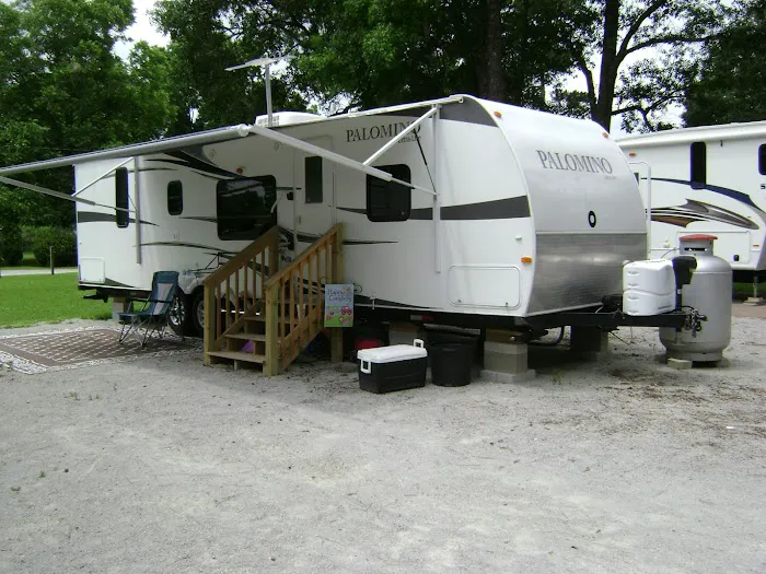 Bridgeton RV & Mobile Home Village Picture 5