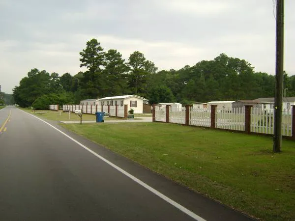 Broad Creek Mobile Home Park Picture 1