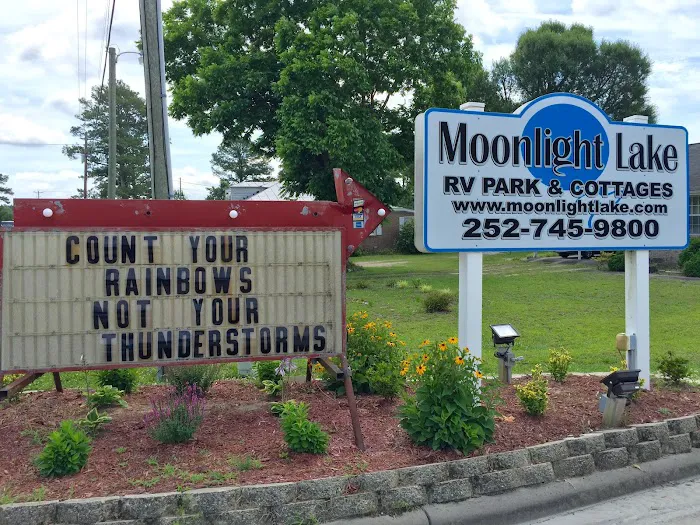 Moonlight Lake RV Park and Cottages Picture 9