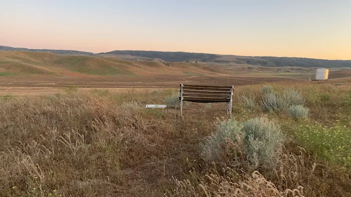 Exterior Field Picture 2