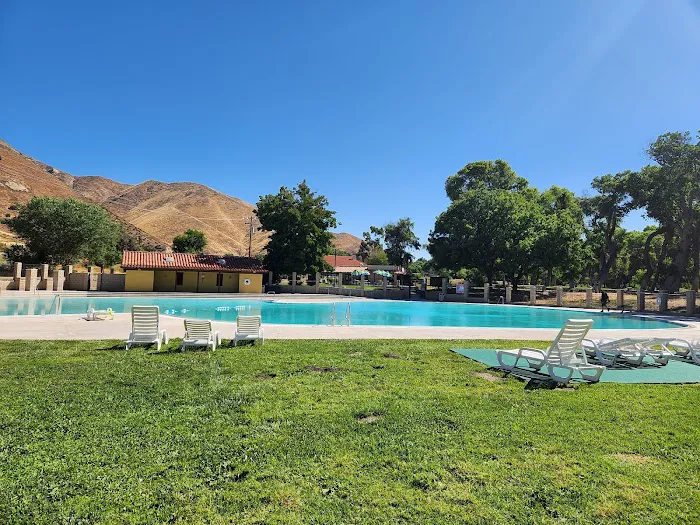 Soledad Canyon RV Resort- Thousand Trails RV Park Picture 4