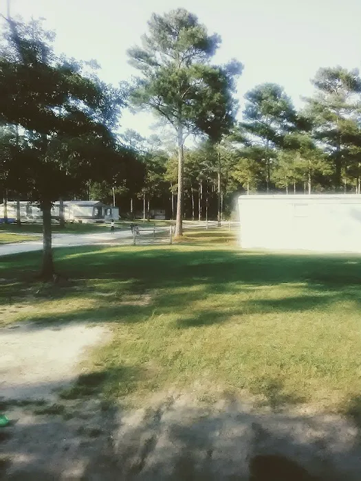 Wood Creek Mobile Home Park Picture 2