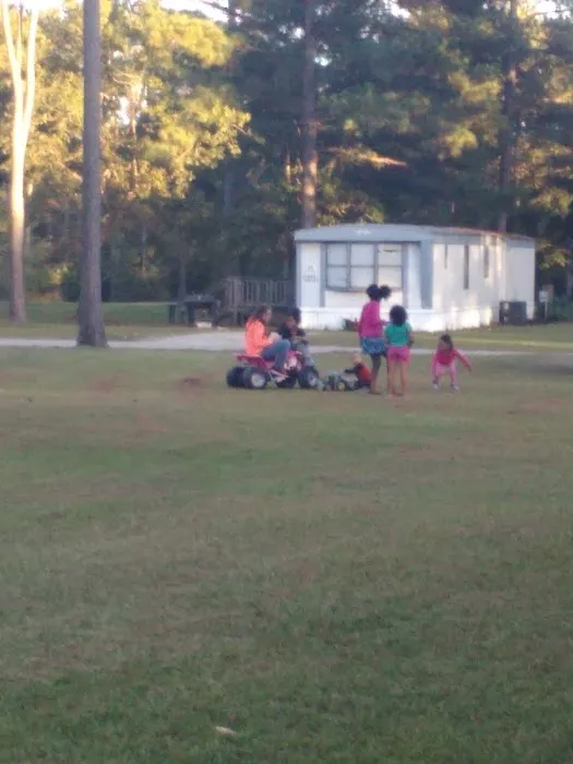 Wood Creek Mobile Home Park Picture 1