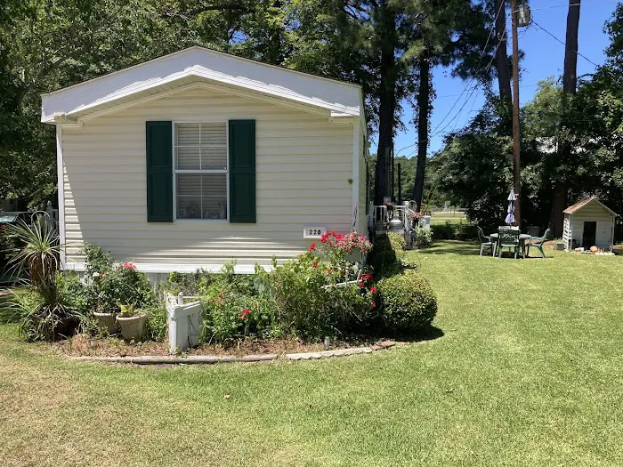 Willow Oaks Estates, MHC Picture 5