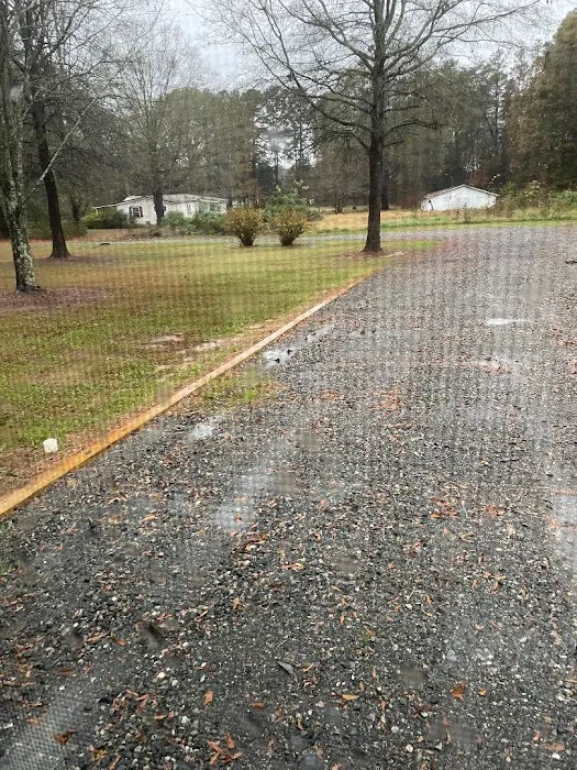 Red's RV Park Picture 4