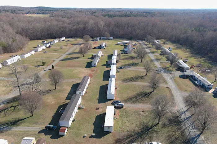 Rae McKenzie Mobile Home Park Picture 3