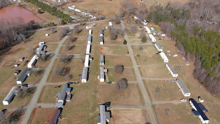 Rae McKenzie Mobile Home Park Picture 8